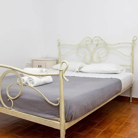 Marvelous Naxos Two Bedroom Center 200m From アパート