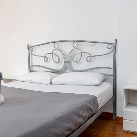 Marvelous Naxos Two Bedroom Center 200m From アパート