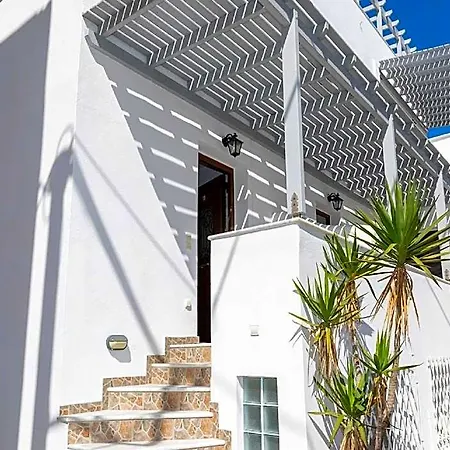 Marvelous Naxos Two Bedroom Center 200m From アパート Naxos City